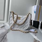 Uubags | Chanel Hobo Bag Grinded Denim & Gold Metallic White 20x24x6cm - 1