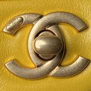 Uubags | Chanel Small Foldable Bag Pearlescent Lambskin, Imitation Pearls & Yellow Metal Yellow - 2