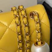 Uubags | Chanel Small Foldable Bag Pearlescent Lambskin, Imitation Pearls & Yellow Metal Yellow - 5