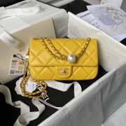 Uubags | Chanel Foldable Bag Pearlescent Lambskin, Imitation Pearls & Yellow Metal Yellow - 1