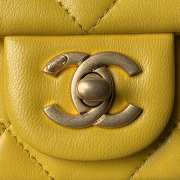 Uubags | Chanel Foldable Bag Pearlescent Lambskin, Imitation Pearls & Yellow Metal Yellow - 3