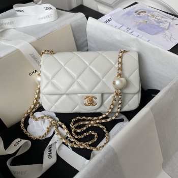 Uubags | Chanel Foldable Bag Pearlescent Lambskin, Imitation Pearls & White Metal White