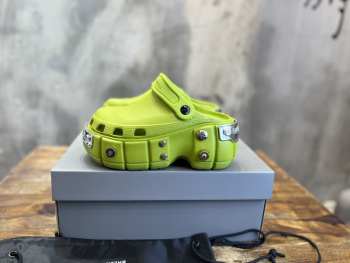 Uubags | Balenciaga HardCrocs mule in green rubber 11cm