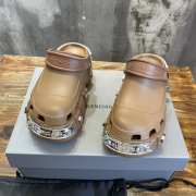 Uubags | Balenciaga HardCrocs mule in brown rubber 11cm - 4