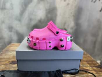 Uubags | Balenciaga HardCrocs mule in pink rubber 11cm