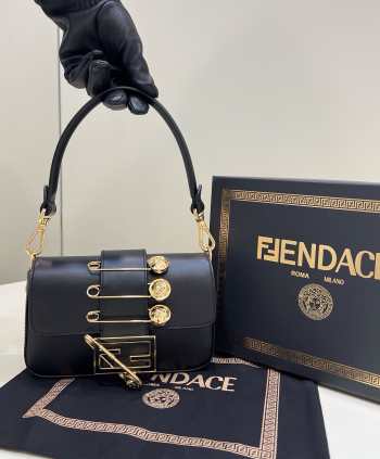 Uubags | Fendi Fendace Brooch Mini Baguette Black Bag 19.5x13x5cm