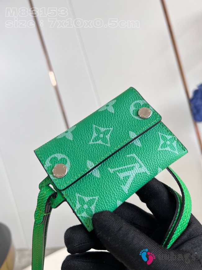 Uubags | Louis Vuitton M83153 New Card Holder Necklace In Green 7.6x10x0.5cm - 1