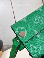 Uubags | Louis Vuitton M83153 New Card Holder Necklace In Green 7.6x10x0.5cm - 5