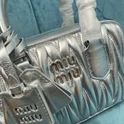 Uubags | Miu Miu Arcadie matelassé nappa leather bag in silver 19x13x6cm - 3