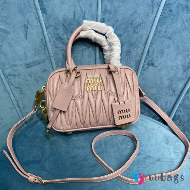 Uubags | Miu Miu Arcadie matelassé nappa leather bag in light pink 19x13x6cm - 1