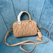 Uubags | Miu Miu Arcadie matelassé nappa leather bag in sand beige 19x13x6cm - 2