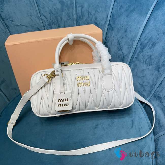 Uubags | Miu Miu Arcadie matelassé nappa leather bag in white 27x12x9cm - 1