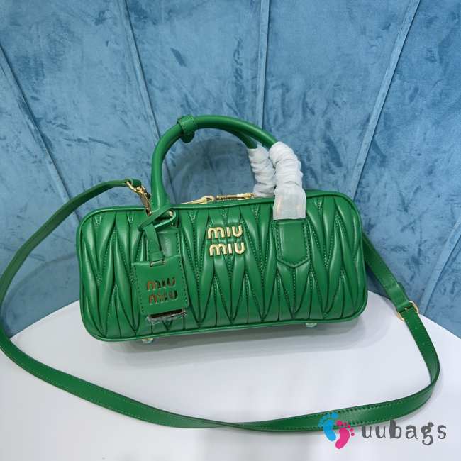 Uubags | Miu Miu Arcadie matelassé nappa leather bag in green 27x12x9cm - 1