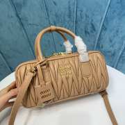 Uubags | Miu Miu Arcadie matelassé nappa leather bag in beige 27x12x9cm - 2