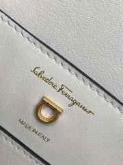 Uubags | Ferragamo Trifolio Flap Bag In White 24x10x18cm - 5