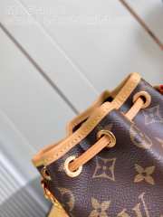 Uubags | Louis Vuitton M83480 Canoe bag tan/black 14x20.5x14cm - 6