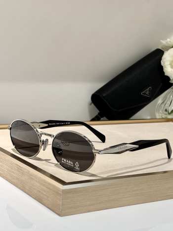 Uubags | Prada Sunglasses with Prada logo