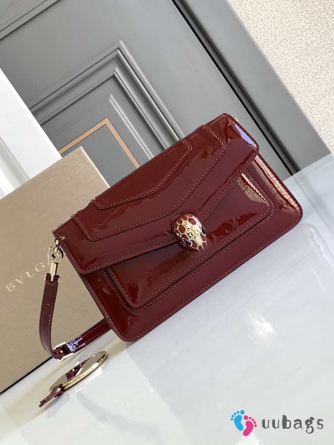 Uubags | Bvlgari Serpenti Forever bag in red with patent leather 22x15x4.5cm - 1