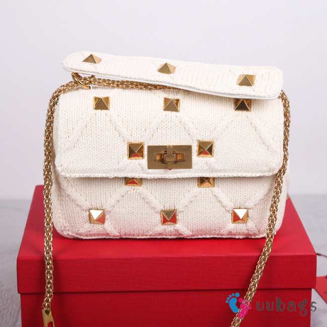 Uubags | Valentino Garavani Roman Stud Chain Linked Knit Tote Bag White 25x7x15cm - 1