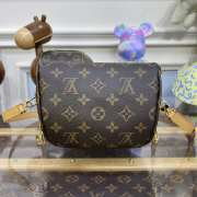 Uubags | Louis Vuitton M82335 Mini Bumbag 17x12x9.5cm - 3