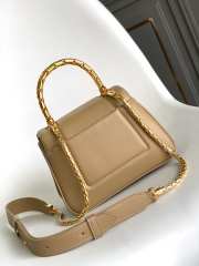 Uubags | Bvlgari Serpenti Reverse Top Handle Beige 20x14x10cm - 2