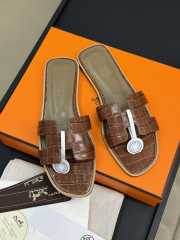 Uubags | Hermes Oasis Sandal In Brown Crocodile - 1