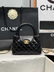 Chanel Clutch With Chain Shiny Aged Calfskin & Gold-Tone Metal Black 13x19x7cm - 1