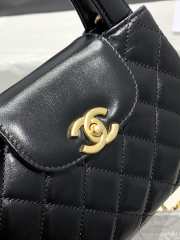 Chanel Clutch With Chain Shiny Aged Calfskin & Gold-Tone Metal Black 13x19x7cm - 3