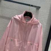 Uubags | Chanel Windbreaker jacket in pink - 3