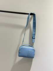 Uubags | Loewe Mini Camera Crossbody bag in satin calfskin blue 19x12.5x6.5cm - 4