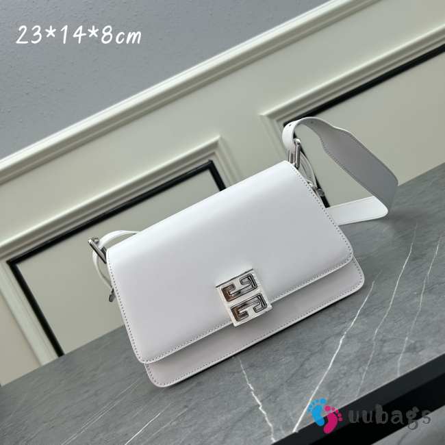 Uubags | Givenchy Medium 4G Crossbody bag in grained white leather 22.5x14x8cm - 1