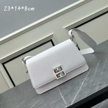 Uubags | Givenchy Medium 4G Crossbody bag in grained white leather 22.5x14x8cm