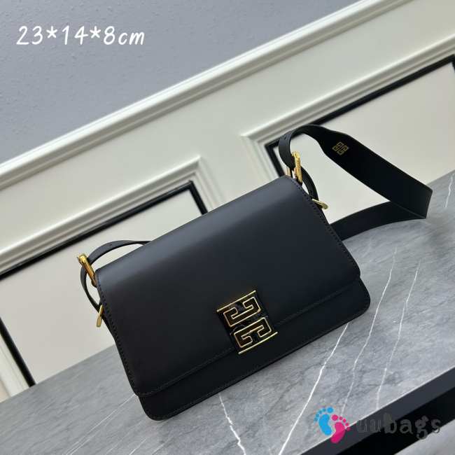 Uubags | Givenchy Medium 4G Crossbody bag in grained black leather 22.5x14x8cm - 1