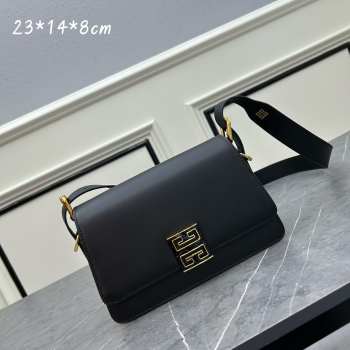 Uubags | Givenchy Medium 4G Crossbody bag in grained black leather 22.5x14x8cm