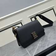 Uubags | Givenchy Medium 4G Crossbody bag in grained black leather 22.5x14x8cm - 6