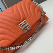 Uubags | Givenchy small 4G Soft bag in quilted leather orange 25x14x7cm - 3