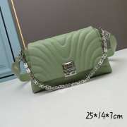 Uubags | Givenchy small 4G Soft bag in quilted leather green 25x14x7cm - 1