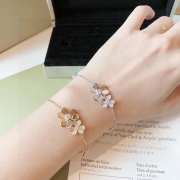 Uubags | Van Cleef & Arpels Frivole bracelet - 3