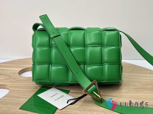 Uubags | Bottega Veneta Padded Cassette Soft Lambskin Leather Bag In Green 26x18x8cm - 1