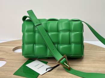 Uubags | Bottega Veneta Padded Cassette Soft Lambskin Leather Bag In Green 26x18x8cm