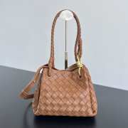 Uubags | Bottega Veneta Small Andiamo Parachute Bag In Caramel 21x17x16.5cm - 1