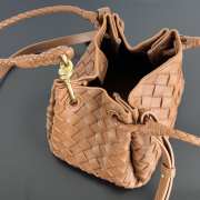 Uubags | Bottega Veneta Small Andiamo Parachute Bag In Caramel 21x17x16.5cm - 4