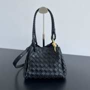 Uubags | Bottega Veneta Small Andiamo Parachute Bag In Black 21x17x16.5cm - 1