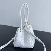 Uubags | Bottega Veneta Small Andiamo Parachute Bag In White 21x17x16.5cm - 6