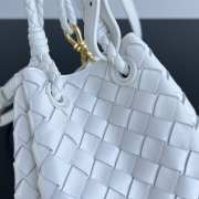 Uubags | Bottega Veneta Small Andiamo Parachute Bag In White 21x17x16.5cm - 2