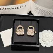 Uubags | Chanel Unique Gold-Plated bag-shaped earrings - 5