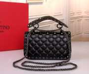 Uubags Valentino Garavani Rockstud Spike chain bag in black supple lambskin Nappa 20x11.5x5cm - 4