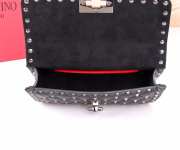 Uubags Valentino Garavani Rockstud Spike chain bag in black supple lambskin Nappa 20x11.5x5cm - 3