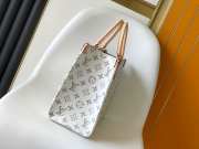 Uubags | Louis Vuitton M24708 OnTheGo MM Multicolor Grey 35x27x14cm - 5