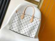 Uubags | Louis Vuitton M24708 OnTheGo MM Multicolor Grey 35x27x14cm - 3